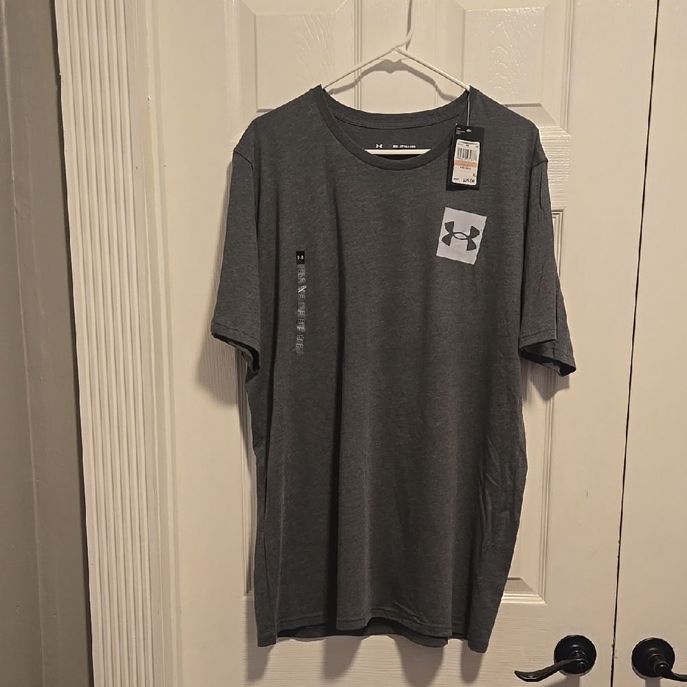 Under Armour Men's Gray T-Shirt
